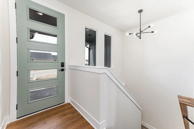 Foto del edificio - Single family home in Goddard Kansas. This home features 2 bedrooms, 2 bathrooms and a three car ...