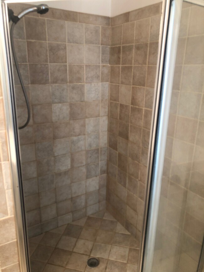 1290 Highlands Dr Unit 2, Naples, FL 34103 Room for Rent in Naples