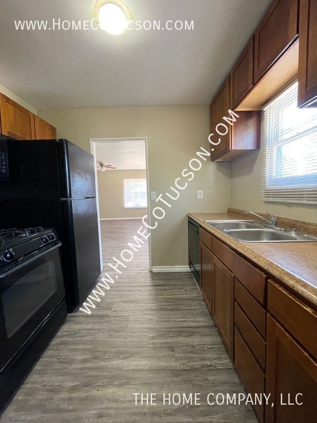 Foto del edificio - 3265 E 23rd St