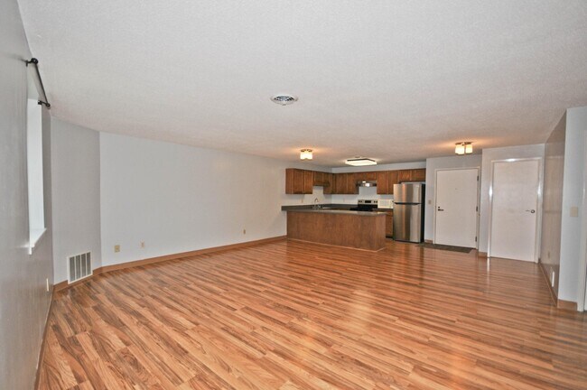 Cocina y sala principal - 112 Franklin St