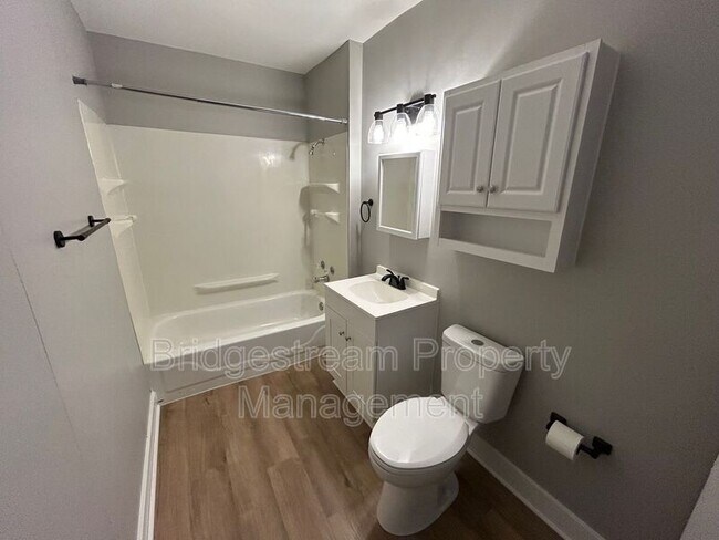 Foto del edificio - 709 Cottage Ave