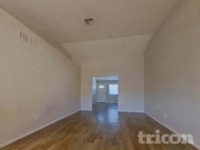 Foto del edificio - 7044 W Taylor St