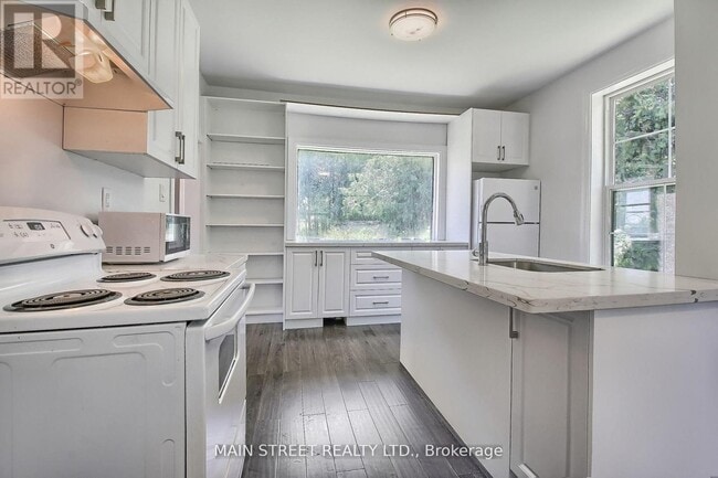 Photo du bâtiment - 1579 Gilford Rd