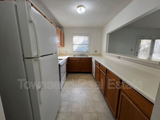 Foto del edificio - 1051 Ancestry Dr