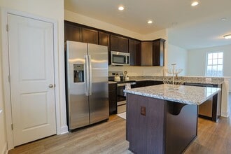 Building Photo - 237 Holstein Dr