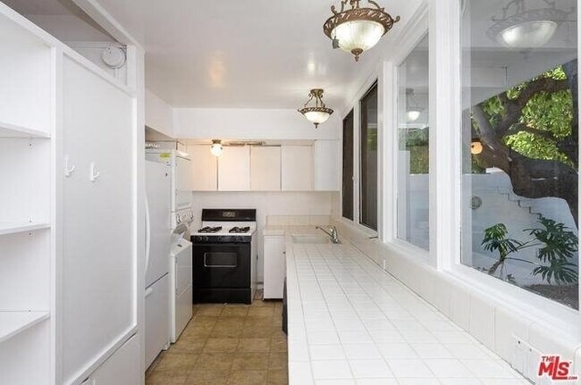 Foto del edificio - 11308 Isleta St