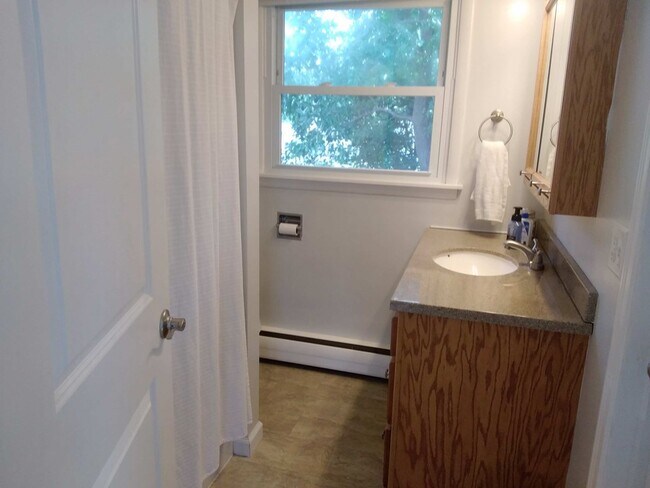 Building Photo - 175 Oriole Dr