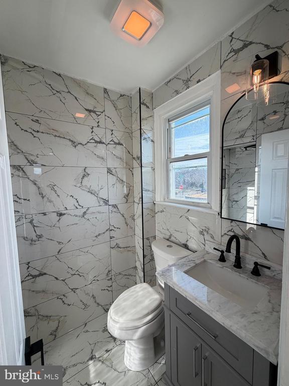 Building Photo - 8540 Castor Ave