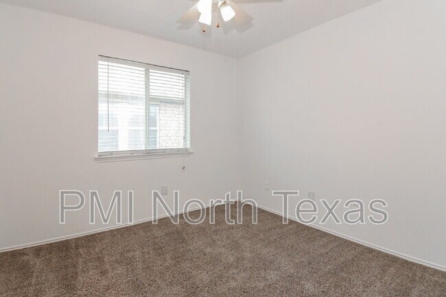 Foto del edificio - 1571 Thornhill Ln