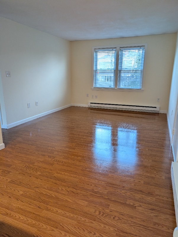 Building Photo - 5 Edwards St