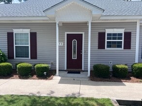 Building Photo - 348 Moss Creek Ln