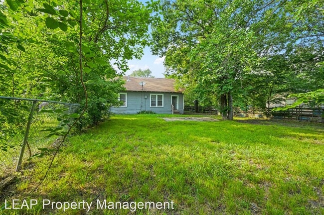 Building Photo - 2 br, 1 bath House - 821 N 5th St.