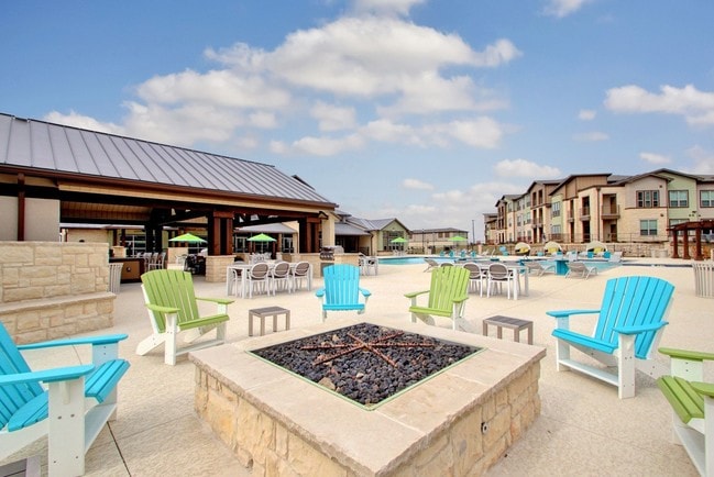 Enclave Falcon Pointe apartments — community photo - Enclave Falcon Pointe