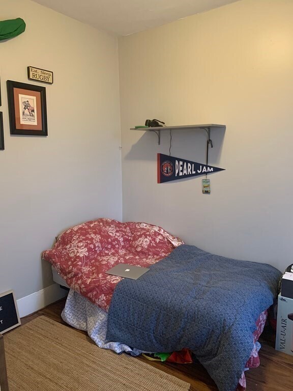 Building Photo - 230 E Eagle St