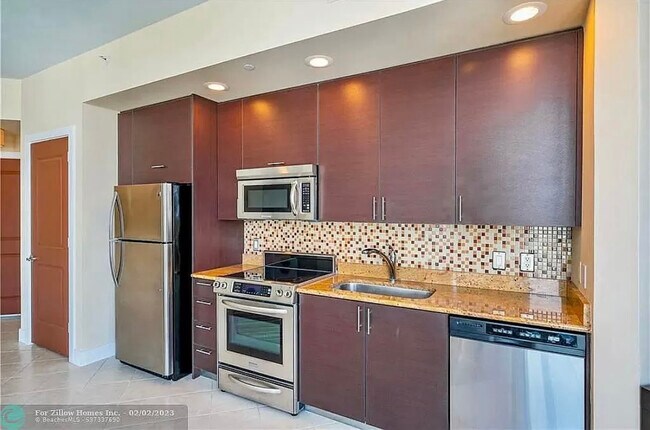 Foto del edificio - 315 NE 3rd Ave