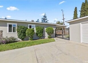 Building Photo - 2641 Stanton Ave