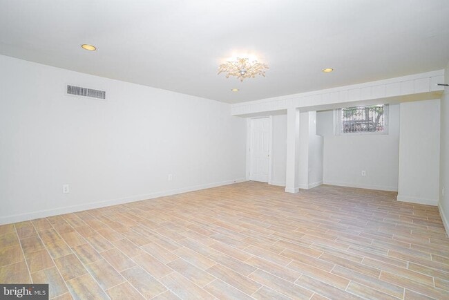 Building Photo - 1755 18th St NW