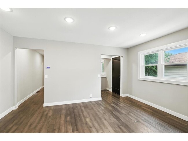 Building Photo - 3282 Idaho Ave S