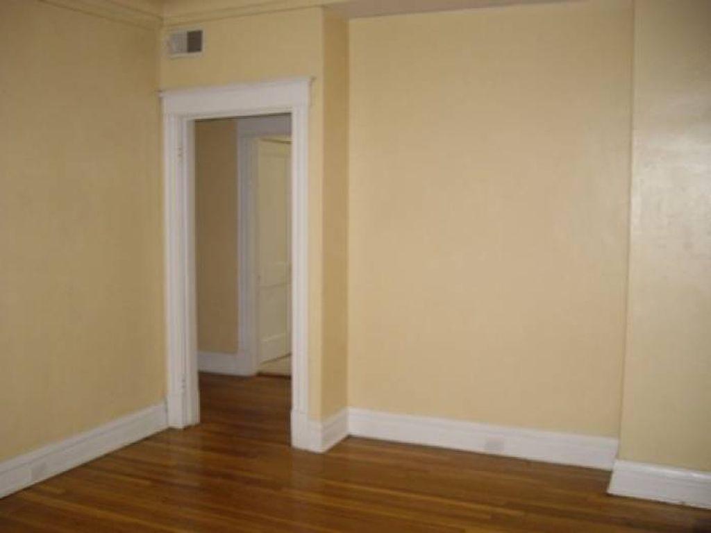 Foto principal - 6009 Kingsbury Ave