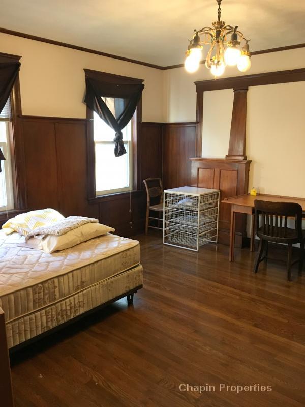 Building Photo - 33 Zamora St