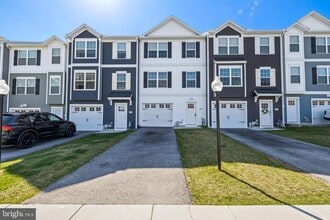 Building Photo - 82 Brookside Ave