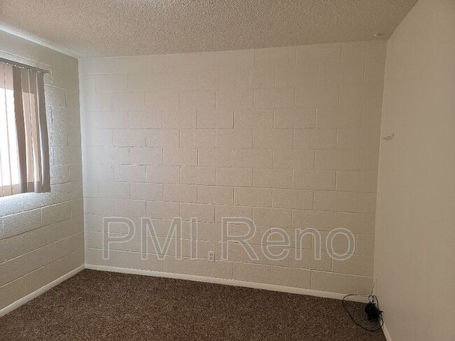 Building Photo - 900 Willow St