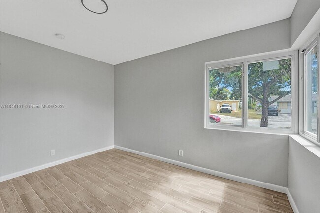 Foto del edificio - 1451 SW 5th Ave
