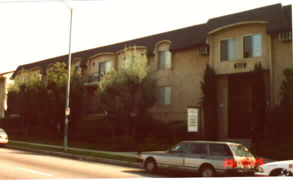 Foto del edificio - 6114 Whitsett Ave