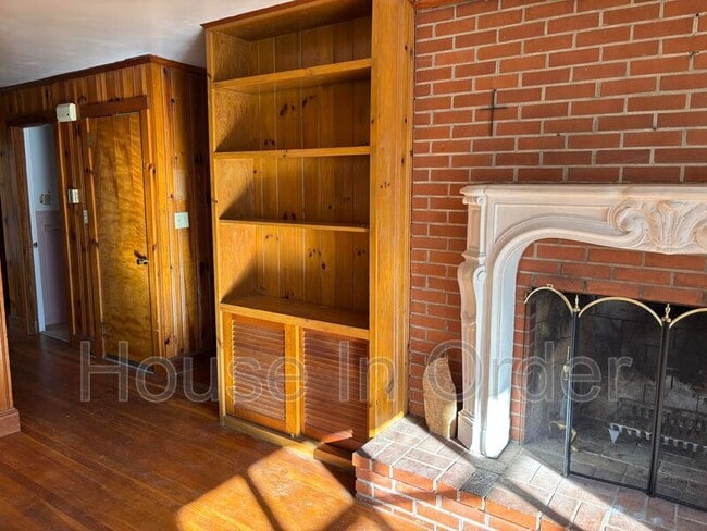 Building Photo - 436 Rowland Rd.