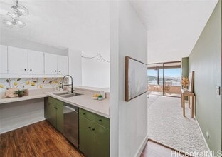 Building Photo - 1717 Mott Smith Dr