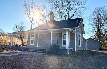 Building Photo - 422 Lexington Ave