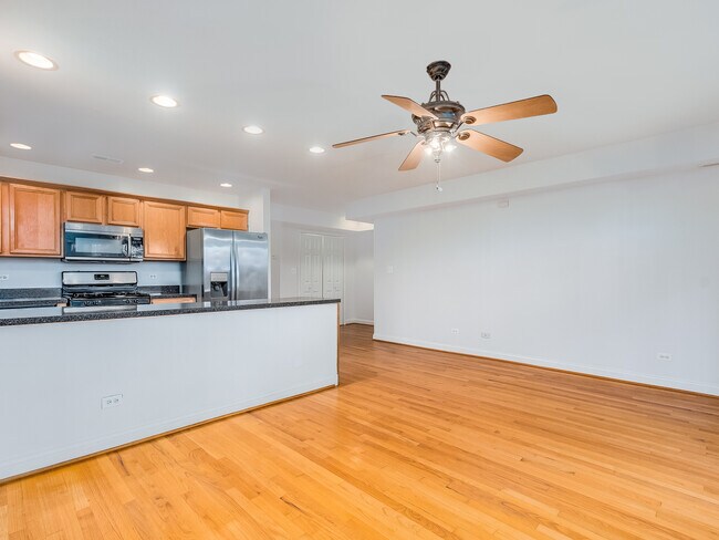 Foto del edificio - 6719 S Cornell Ave