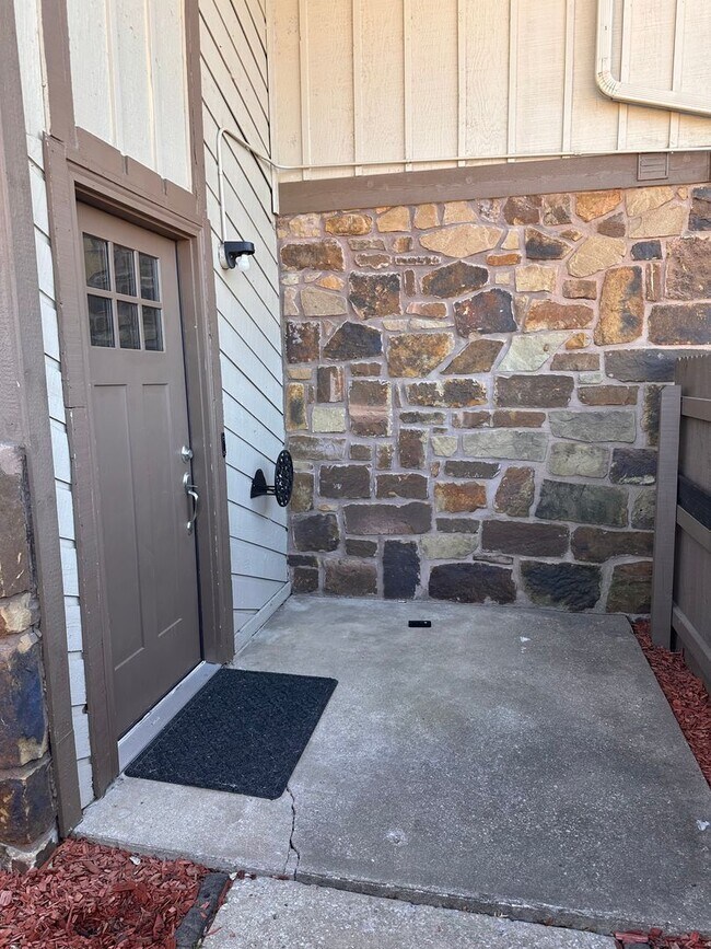 Building Photo - Condo for lease