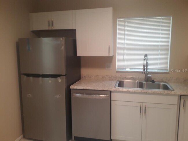 Building Photo - 7601 Como Dr