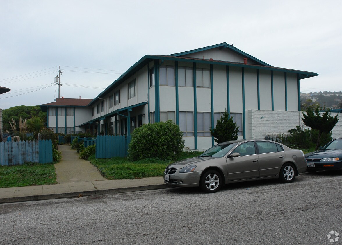 Building Photo - 109 Monterey Rd