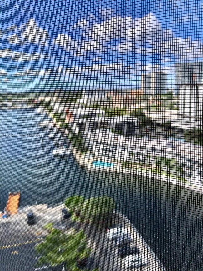 Building Photo - 100 Golden Isles Dr