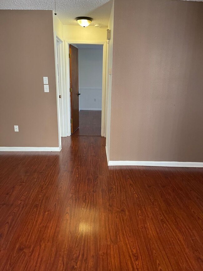 Building Photo - Spacious two bedroom two bath one car garage great location