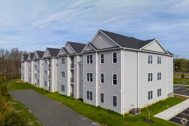 Building Photo - Oak Tree Apartments
