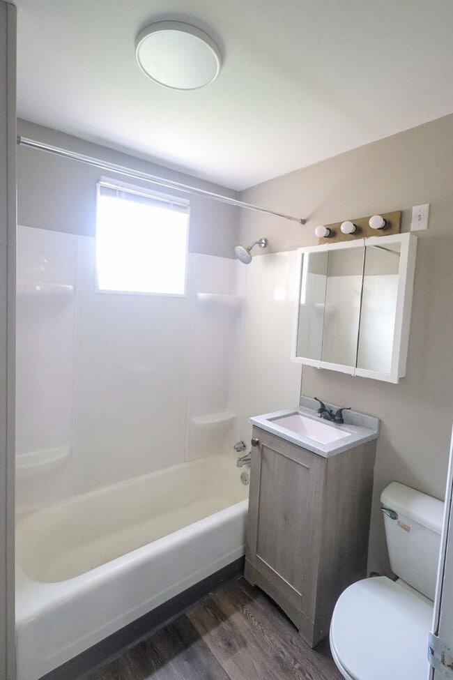 Building Photo - Charming Studio with Modern Updates