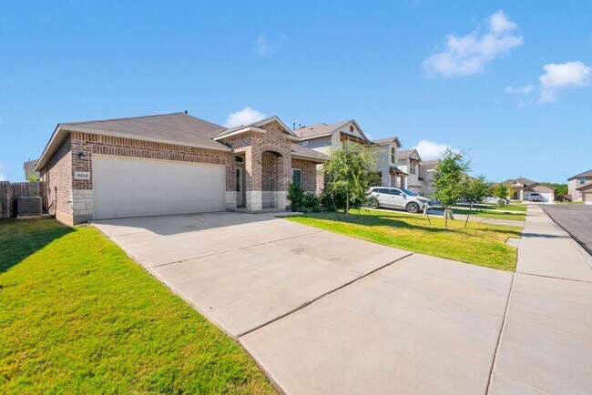 Foto del edificio - Charming 4-Bedroom Home in Valley Ranch – ...