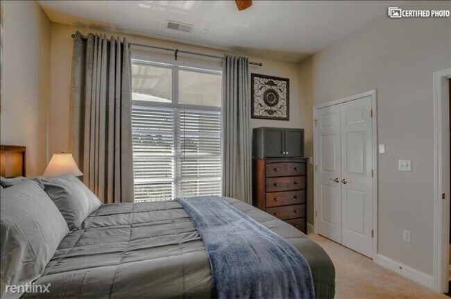 Building Photo - 2 br, 2 bath Condo - 250 Park Square Pl