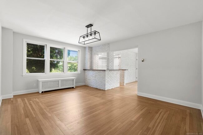 Foto del edificio - 1070 Whitney Ave