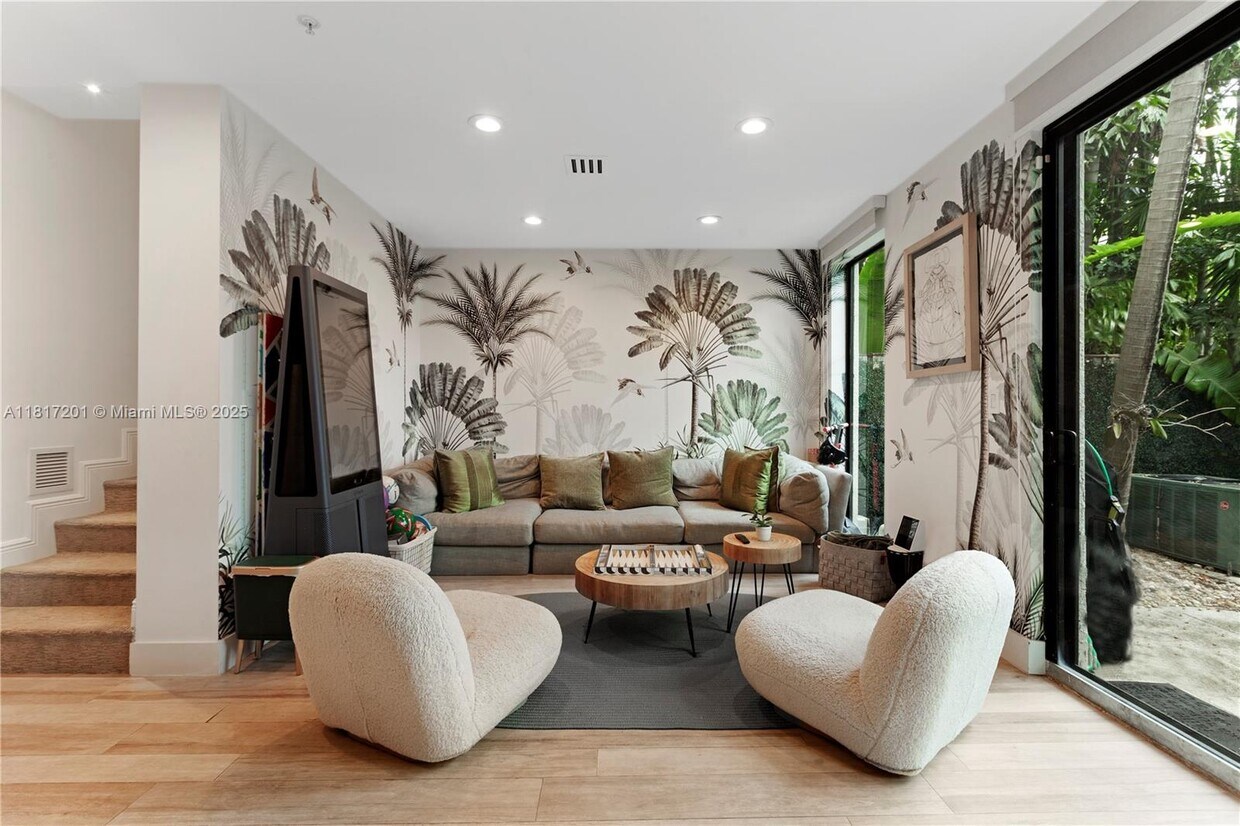 Primary Photo - 1160 98th St