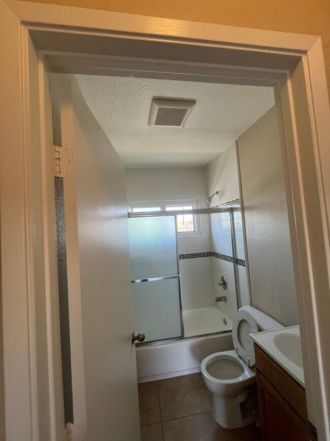 Foto del edificio - 2555 Foothill Blvd