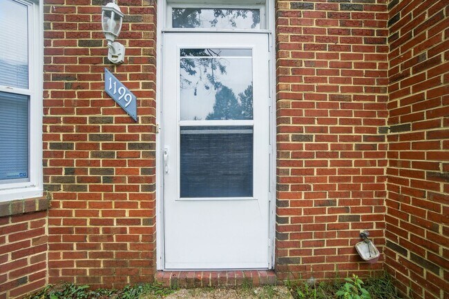 Building Photo - 1199 Killington Arch