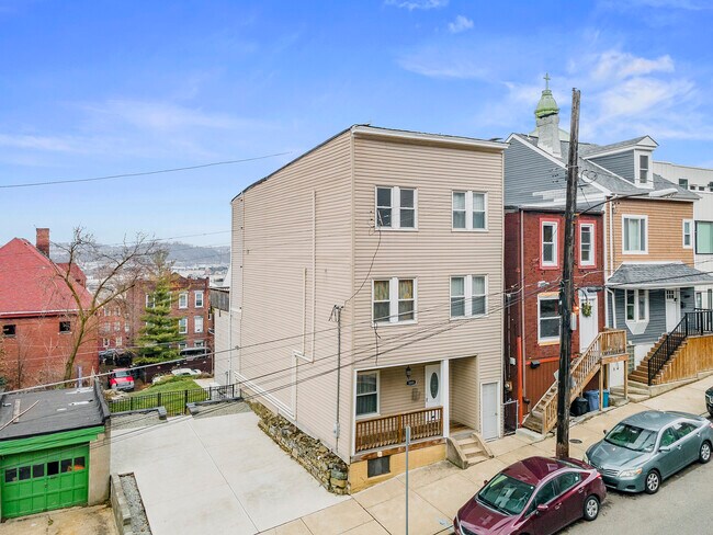 Building Photo - 3005 Paulowna St