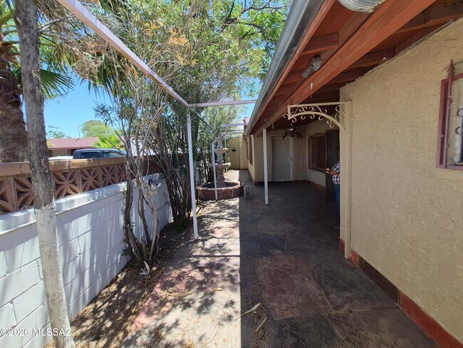 Foto del edificio - 320 E 29th St