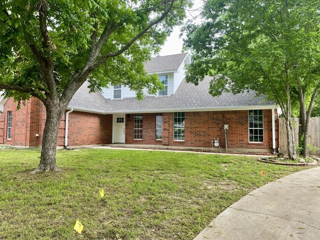 Photo - 1433 Pickwick Ln House