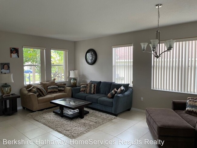 Building Photo - 3 br, 2.5 bath House - 438 Elderberry Dr