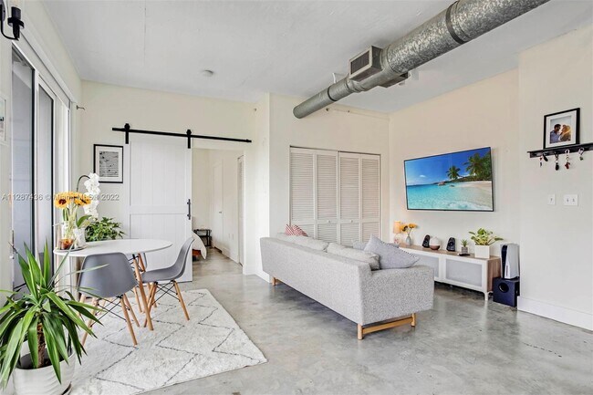 Foto del edificio - 455 NE 25th St